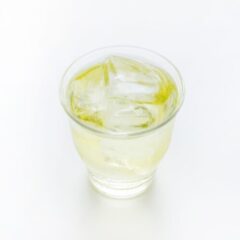 緑茶ハイのカロリーや糖質は？ダイエットや健康におすすめの理由も