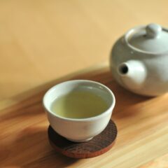 緑茶はダイエットに良い？飲むタイミングや成分などを紹介